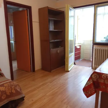 Ciresica Budget 2br La Intrare Mamaia Cu Ac Gratuit 康斯坦察